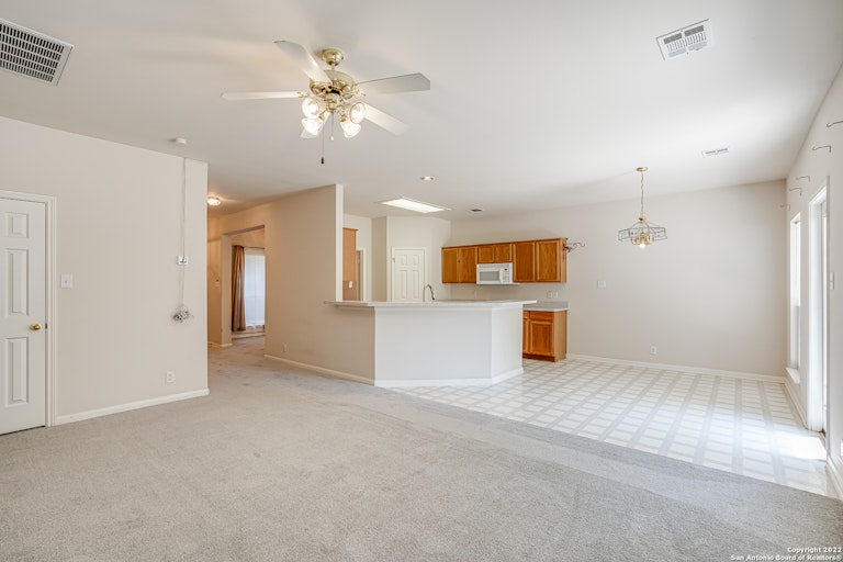 Photo 13 of 32 - 6518 Pecan Acres, San Antonio, TX 78240