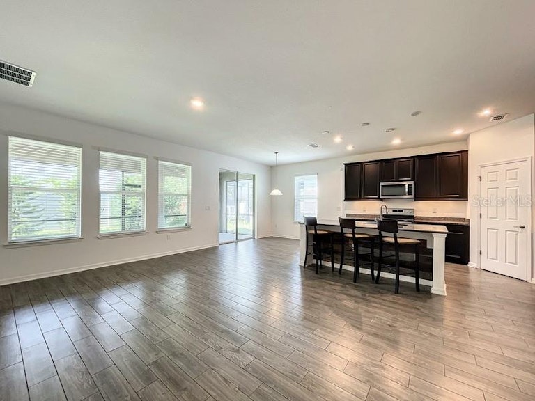 Photo 12 of 37 - 10639 Cardera Dr, Riverview, FL 33578