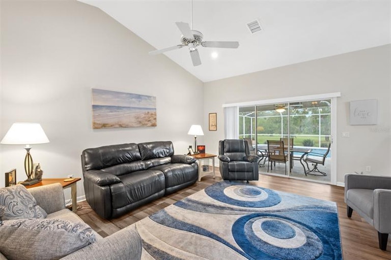 Photo 5 of 40 - 5085 Florentine Ct, Spring Hill, FL 34608