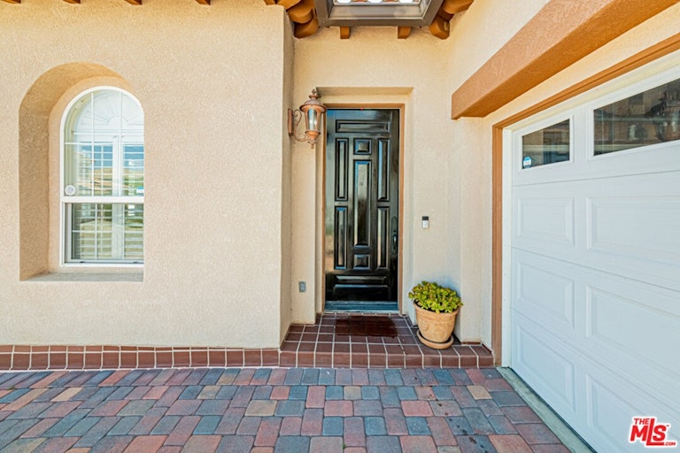 Photo 2 of 48 - 686 Milford St, Los Angeles, CA 90042