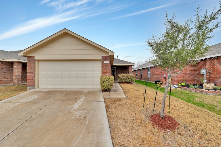 Photo 1 of 22 - 9004 Sun Haven Way, Fort Worth, TX 76244