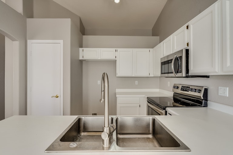 Photo 4 of 19 - 4558 W Joshua Blvd, Chandler, AZ 85226