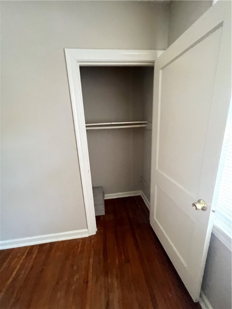 Photo 32 of 37 - 1800 Alguno Rd, Austin, TX 78757