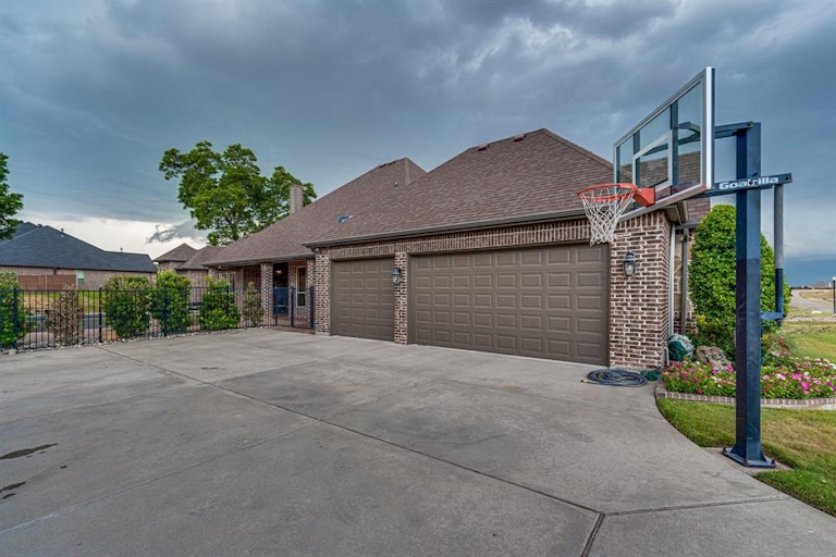 Photo 37 of 39 - 3911 Shiloh Trl, Midlothian, TX 76065