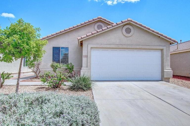 Photo 1 of 24 - 16921 N Briarwood Dr, Surprise, AZ 85378