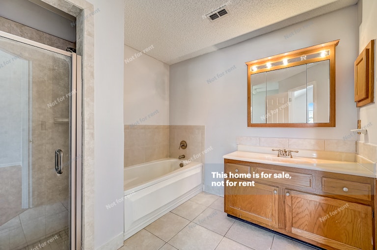 Photo 13 of 37 - 1154 Weyburn Way, Jacksonville, FL 32225
