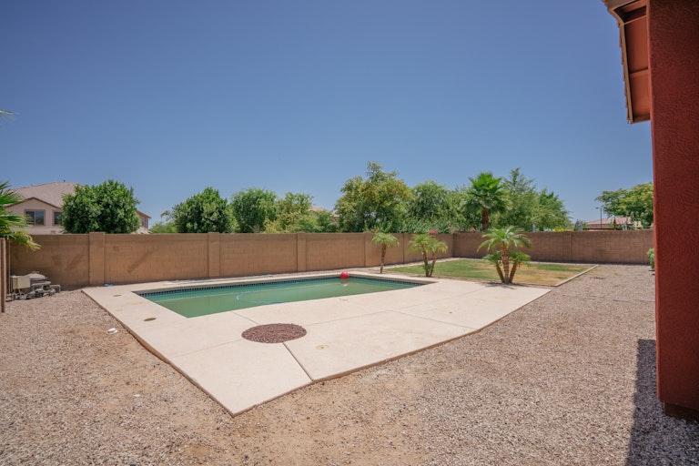 Photo 31 of 32 - 15857 W Mercer Ln, Surprise, AZ 85379