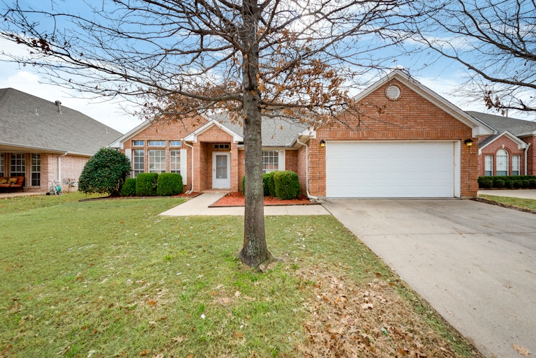 Photo 28 of 29 - 3954 Wisteria Ln, Haltom City, TX 76137