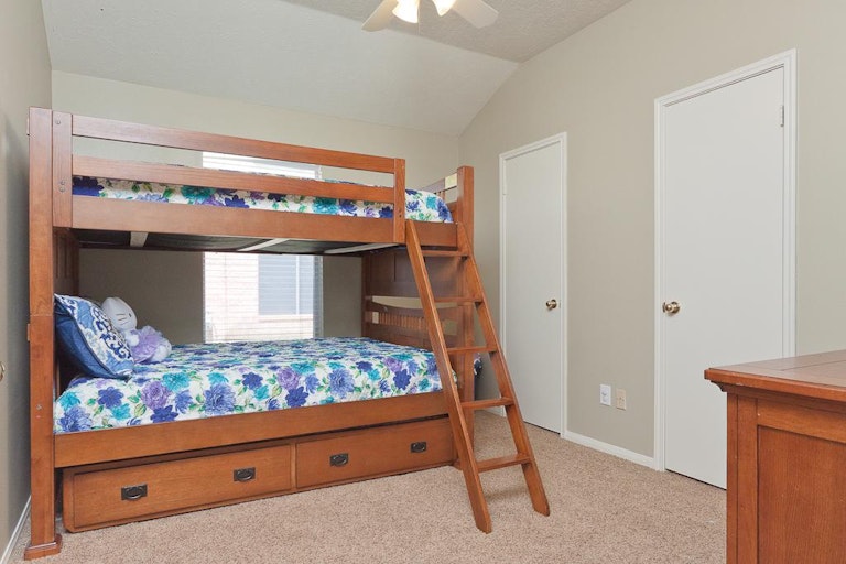 Photo 14 of 17 - 2916 Cambridge Circus, Pearland, TX 77581