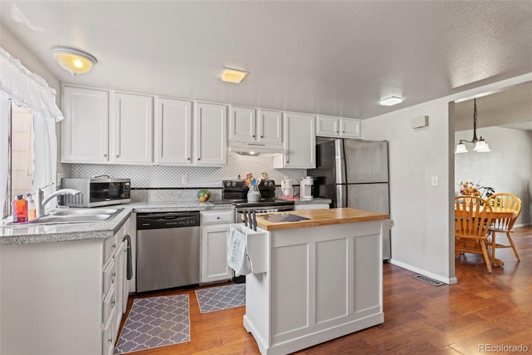 Photo 7 of 19 - 3685 S Kittredge St Unit C, Aurora, CO 80013
