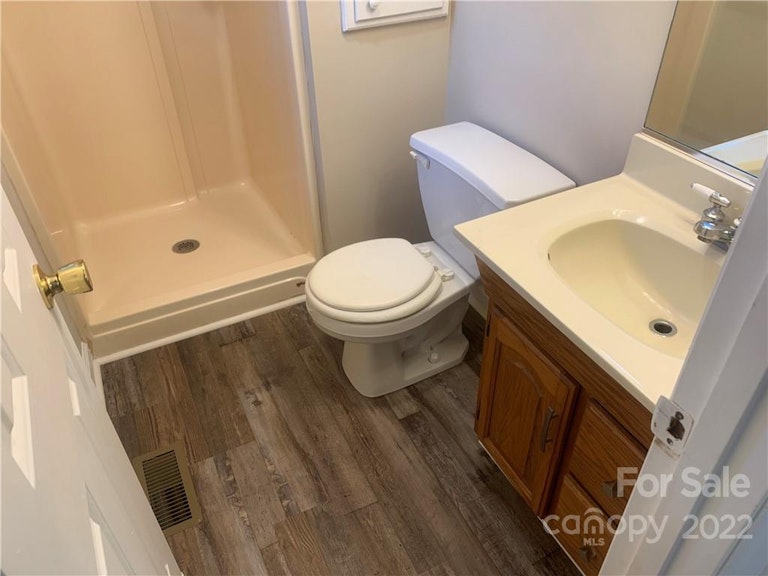 Photo 12 of 16 - 408 Millsaps Rd, Statesville, NC 28625