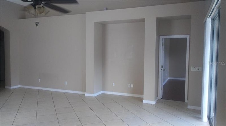 Photo 5 of 17 - 5325 Pepper Brush Cv, Apopka, FL 32703