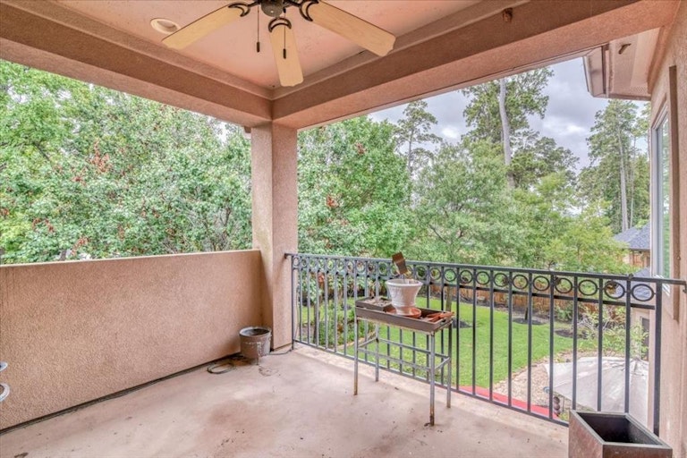 Photo 41 of 50 - 25306 Fawn Point Ct, Spring, TX 77389