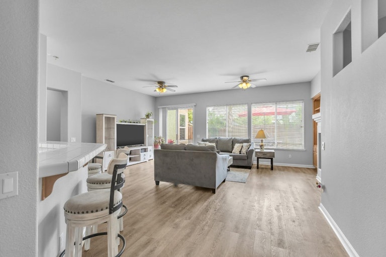 Photo 6 of 55 - 7831 Lahontan Ct, Sacramento, CA 95829