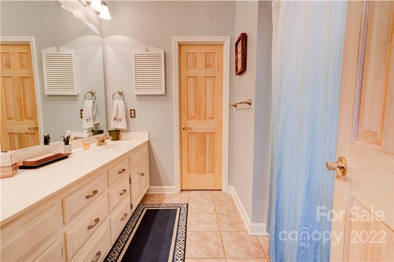 Photo 17 of 32 - 103 Medallion Ct, Gastonia, NC 28056