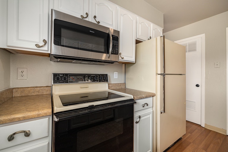 Photo 4 of 19 - 8047 Wolff St Unit A, Westminster, CO 80031