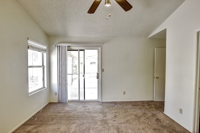 Photo 6 of 23 - 819 N Falcon Dr, Gilbert, AZ 85234