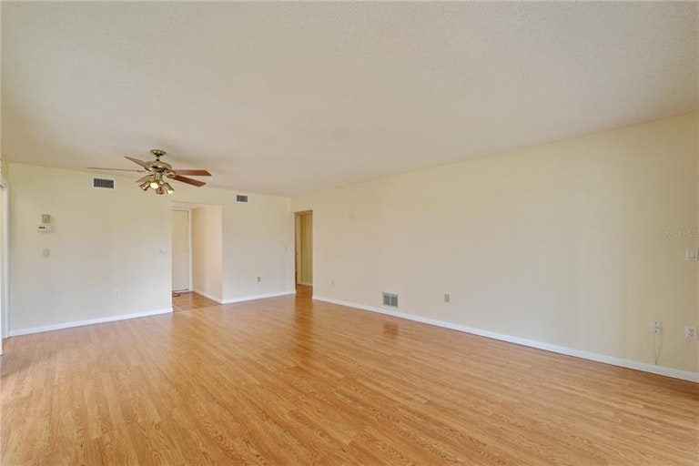 Photo 11 of 41 - 3518 Richwood Link #52, Sarasota, FL 34235