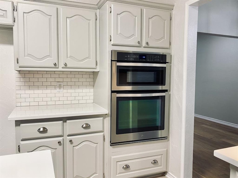 Photo 8 of 15 - 325 Fountain Dr, Murphy, TX 75094
