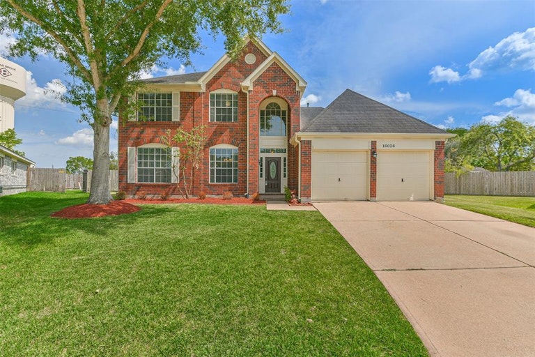 Photo 1 of 34 - 16026 Biscayne Shoals Dr, Friendswood, TX 77546