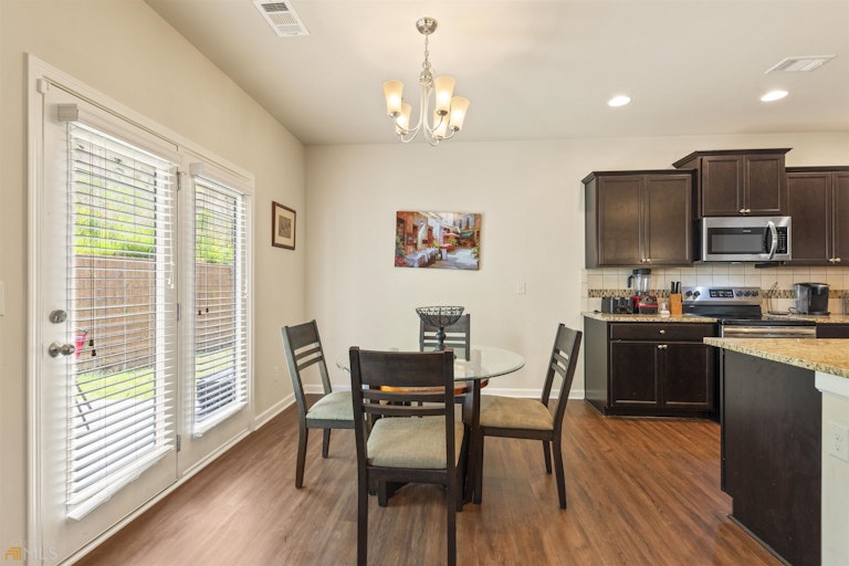 Photo 10 of 30 - 5174 Amberland Sq, Atlanta, GA 30349