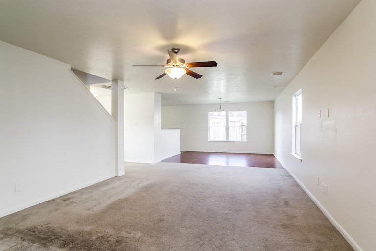 Photo 11 of 28 - 16611 Burnell Oaks Ln, Houston, TX 77090