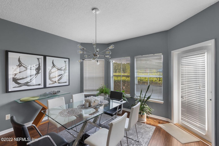 Photo 9 of 40 - 6304 Pendragon Pl, Jacksonville, FL 32258
