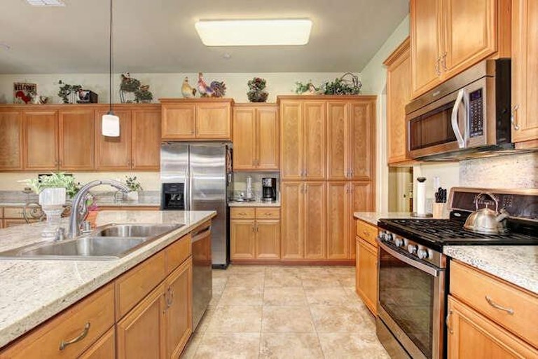 Photo 15 of 37 - 3469 Listan Way, Rancho Cordova, CA 95670