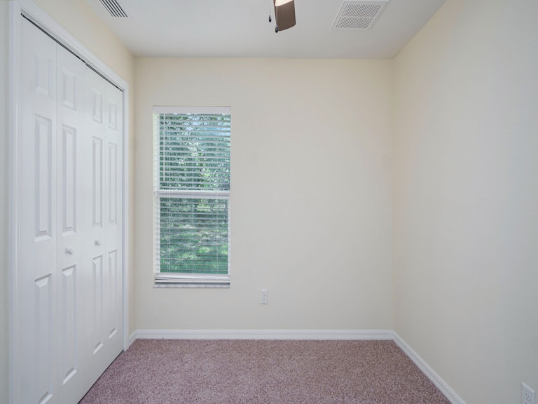 Photo 13 of 17 - 14463 Duck Hawk Rd, Weeki Wachee, FL 34614