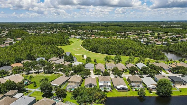 Photo 28 of 28 - 19229 Fishermans Bend Dr, Lutz, FL 33558