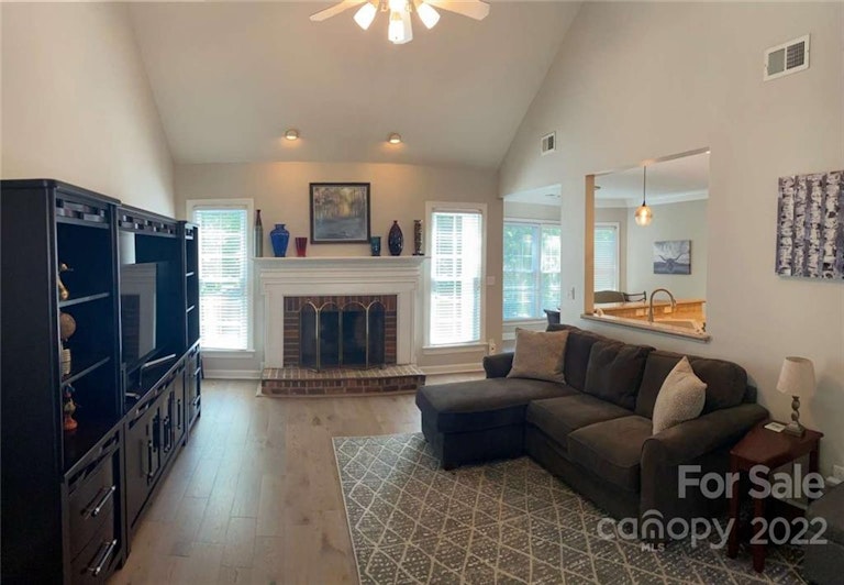 Photo 2 of 19 - 9614 Black Watch Ct, Charlotte, NC 28277