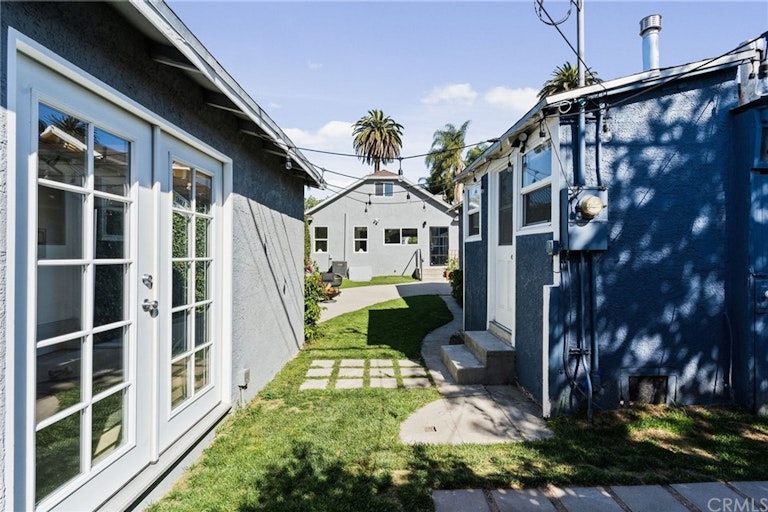 Photo 57 of 64 - 2841 S Palm Grove Ave, Los Angeles, CA 90016
