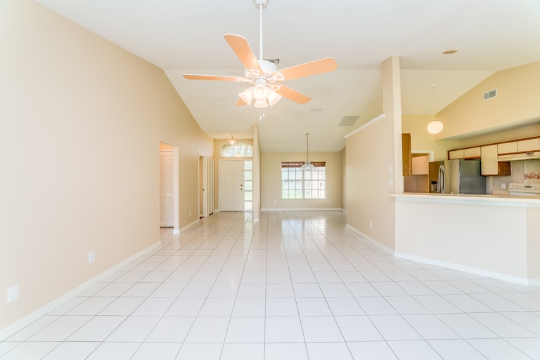 Photo 3 of 24 - 11870 Ottawa Ave, Orlando, FL 32837