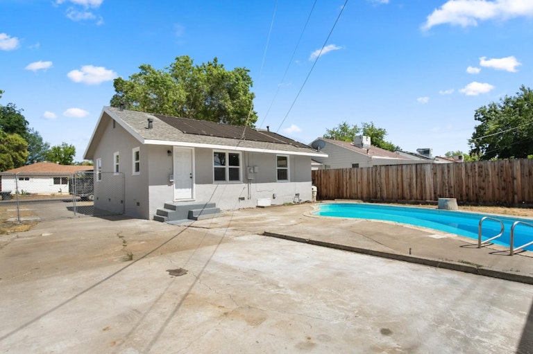 Photo 30 of 33 - 5636 Vista Ave, Sacramento, CA 95824