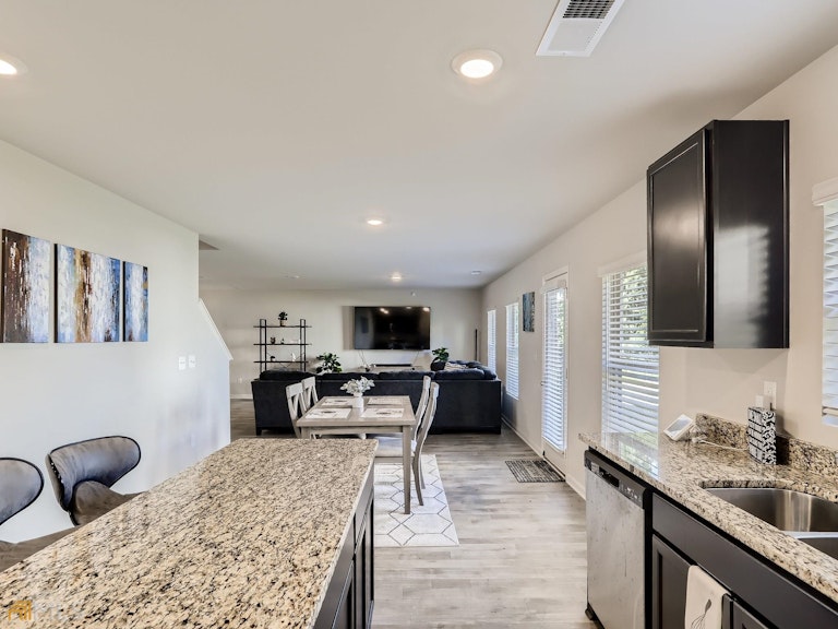 Photo 8 of 21 - 6445 Beaver Creek Trl, Atlanta, GA 30349