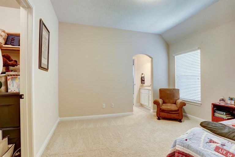 Photo 35 of 50 - 4823 Middlewood Manor Ln, Katy, TX 77494