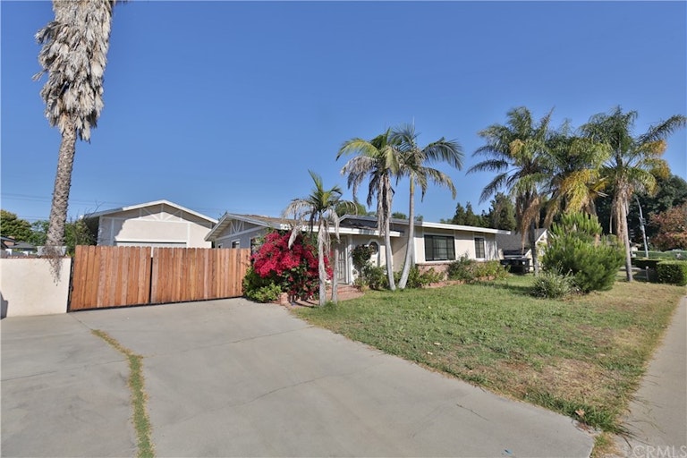 Photo 2 of 46 - 738 S Hollenbeck St, West Covina, CA 91791