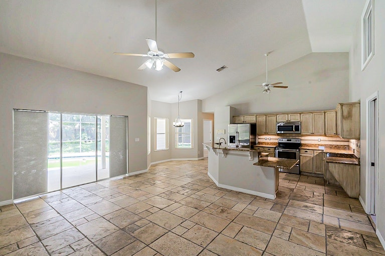 Photo 14 of 30 - 10455 Carlson Cir, Clermont, FL 34711