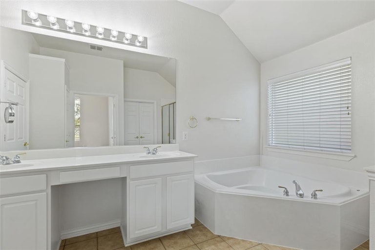 Photo 19 of 30 - 423 Black Diamond Ct, Fairview, TX 75069