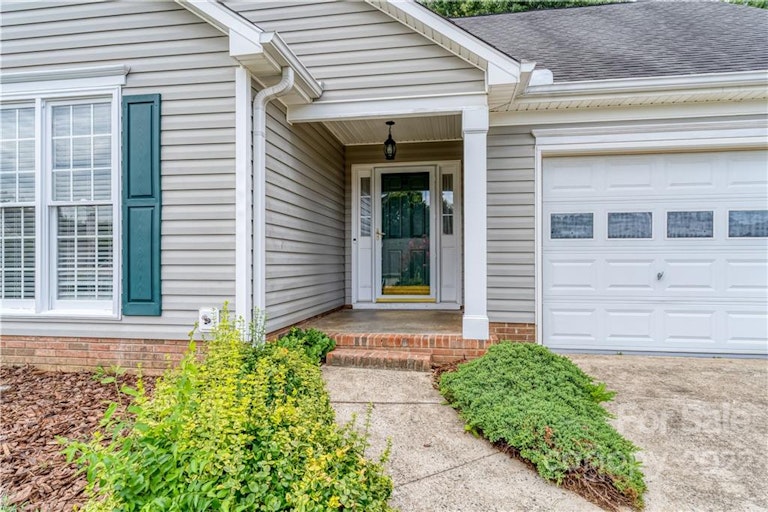 Photo 3 of 25 - 3661 Lake Spring Ave NW, Concord, NC 28027