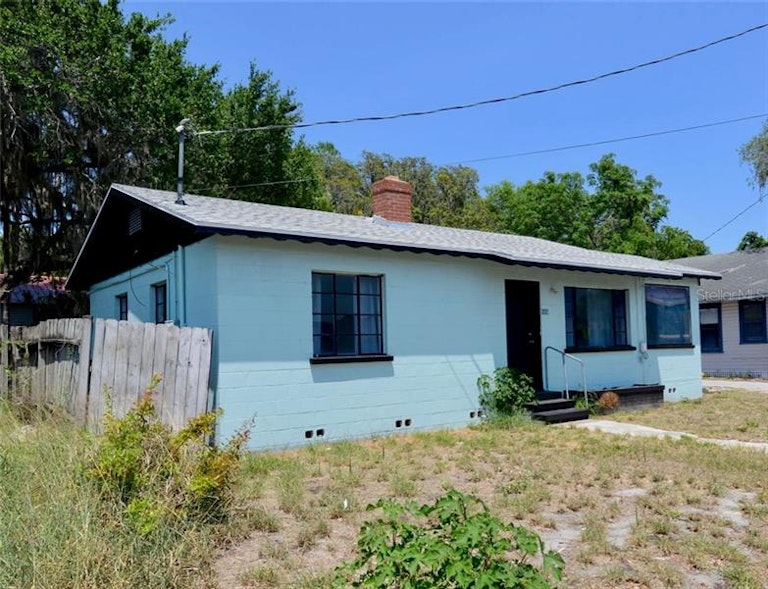 Photo 2 of 25 - 1416 S St, Leesburg, FL 34748