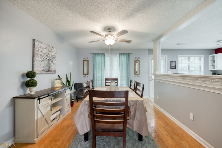 Photo 9 of 27 - 2001 Buckley Trl, Snellville, GA 30078