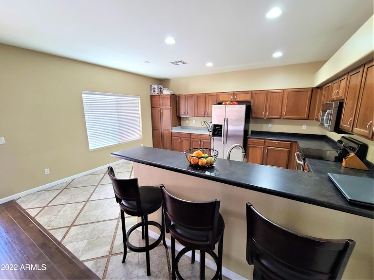 Photo 6 of 42 - 333 W Atlantic Dr, Casa Grande, AZ 85122