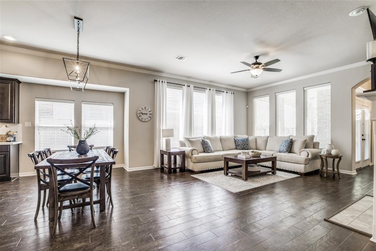 Photo 14 of 34 - 9315 Mystic Falls Ln, Humble, TX 77396