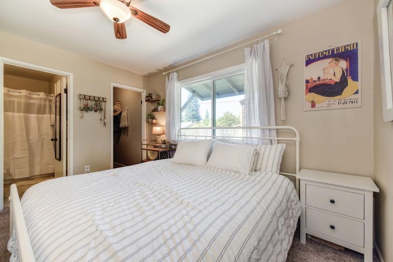 Photo 21 of 31 - 4137 California Ave, Carmichael, CA 95608