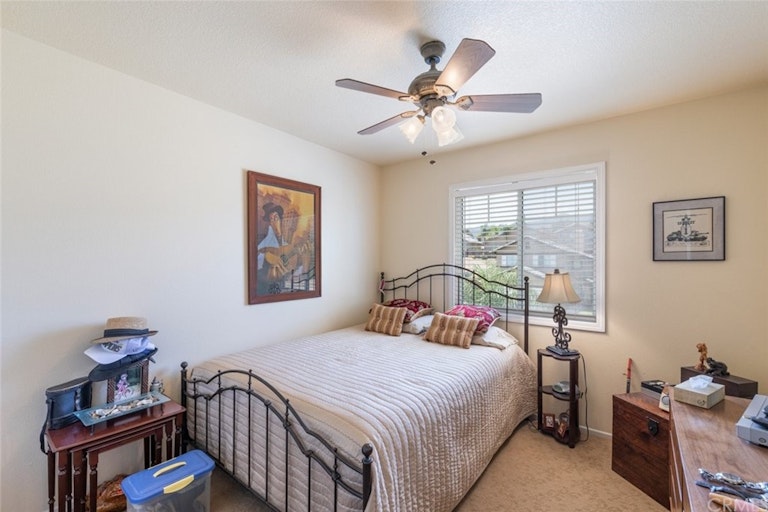 Photo 22 of 38 - 1335 Longwood Pines Ln, Corona, CA 92881