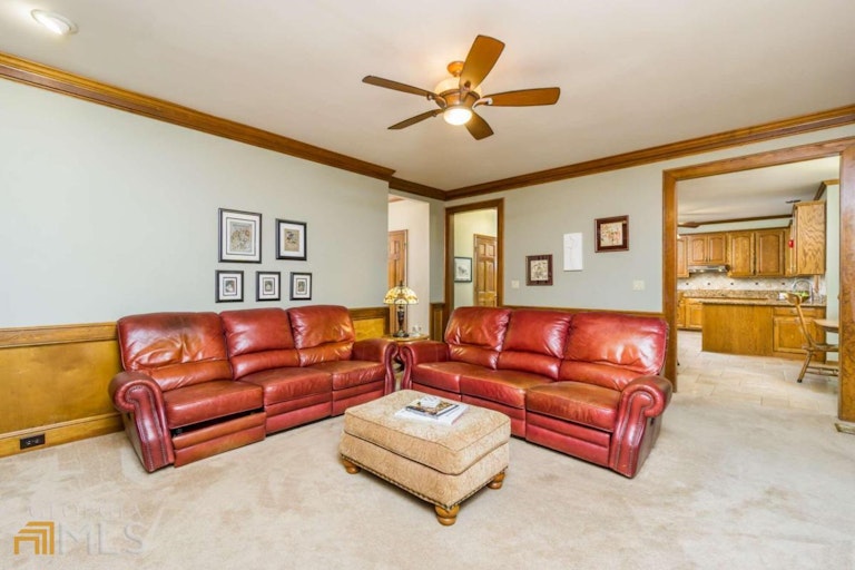 Photo 10 of 35 - 4502 Woodhall Way NE, Roswell, GA 30075