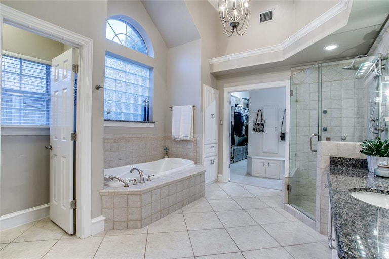 Photo 13 of 28 - 1204 Chatsworth Dr, Colleyville, TX 76034