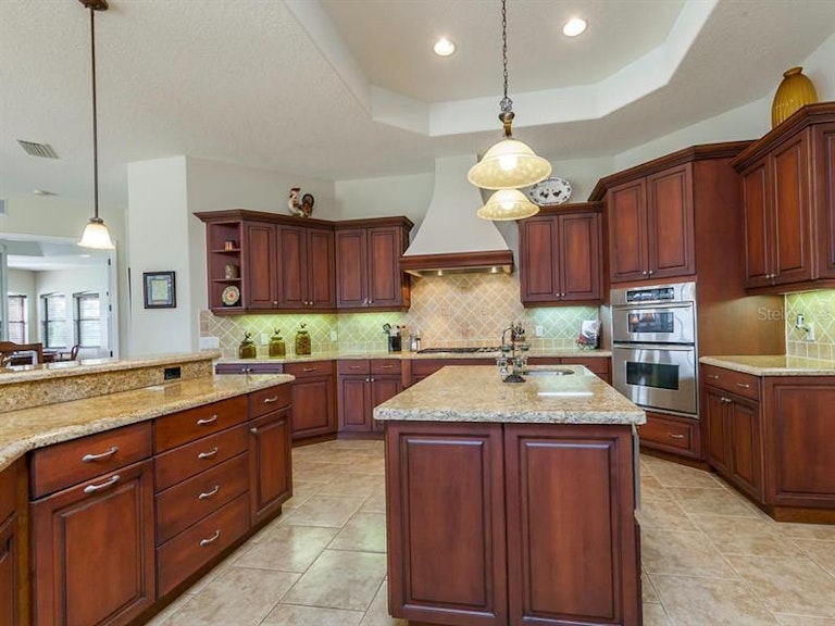 Photo 8 of 25 - 10804 Riverbank Ter, Bradenton, FL 34212