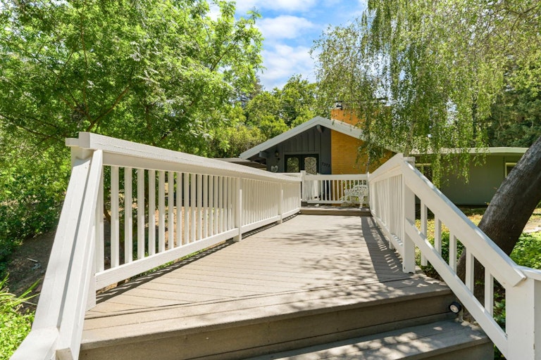 Photo 6 of 52 - 7373 Nob Hill Dr, Carmichael, CA 95608